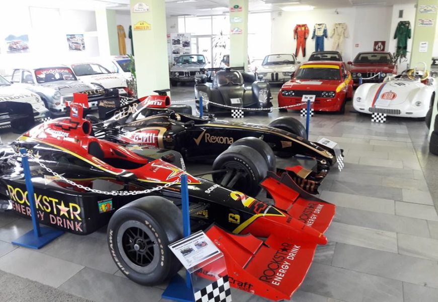 Muzeum sportovních vozů v Lánech vás okouzlí