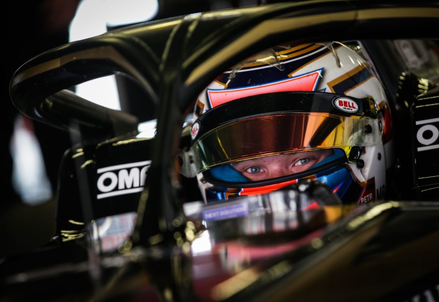 O víkendu začíná Formule Renault: Ptáček junior touží po bodech