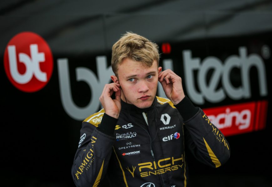 Debut Ptáčka juniora ve Formuli Renault: Mladý Čech dosáhl na body