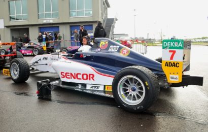 Fantastický víkend v německé F4: 15letý debutant Staněk junior vyhrál a vede šampionát!