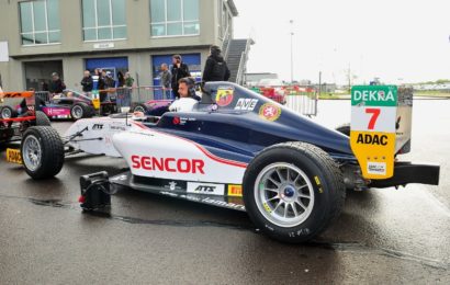 Fantastický víkend v německé F4: 15letý debutant Staněk junior vyhrál a vede šampionát!