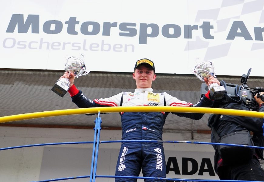 Parádní premiéra v ADAC F4: Staněk junior dojel druhý!