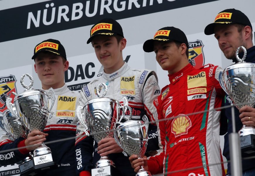 Mladí piloti Sauberu ovládli první závod na Nürburgringu