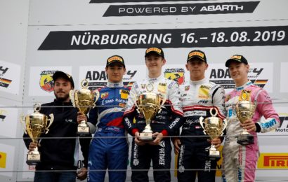 Víkend snů: Charouzovi junioři totálně ovládli Nürburgring