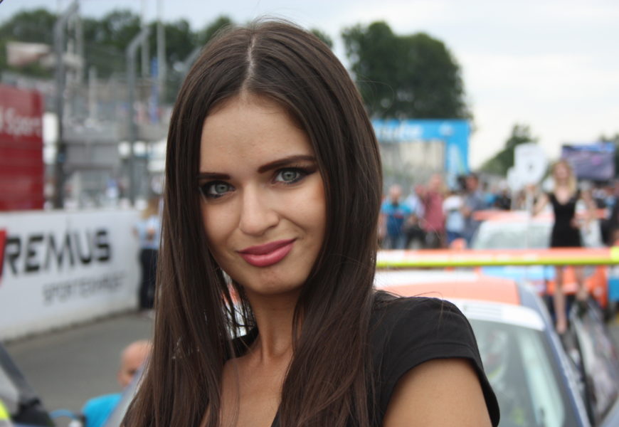 To jsou Grid Girls 2019, 3. díl: Monika Viharová z Košic: „Chci dělat to, co mě baví“