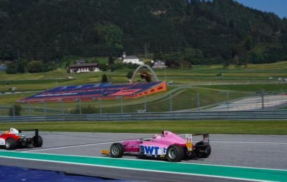 F4 na Nürburgringu: Český mladík Knopp začal na bodech