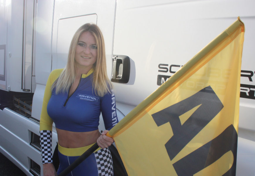 To jsou Grid Girls roku 2021: Sandra Sesterhenn z Kottenheimu, vesničky nedaleko Nürburgringu