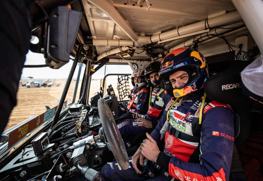Casale dosáhl etapového maxima, Macháčkovy mechanické schopnosti zachránily Dakar