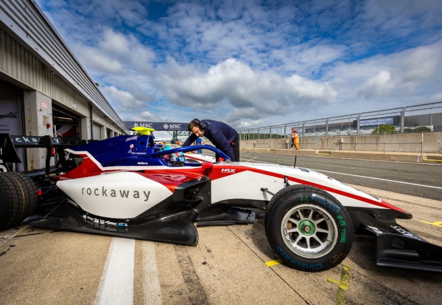 Kvalifikace F3: Silverstone pevně v britských rukou