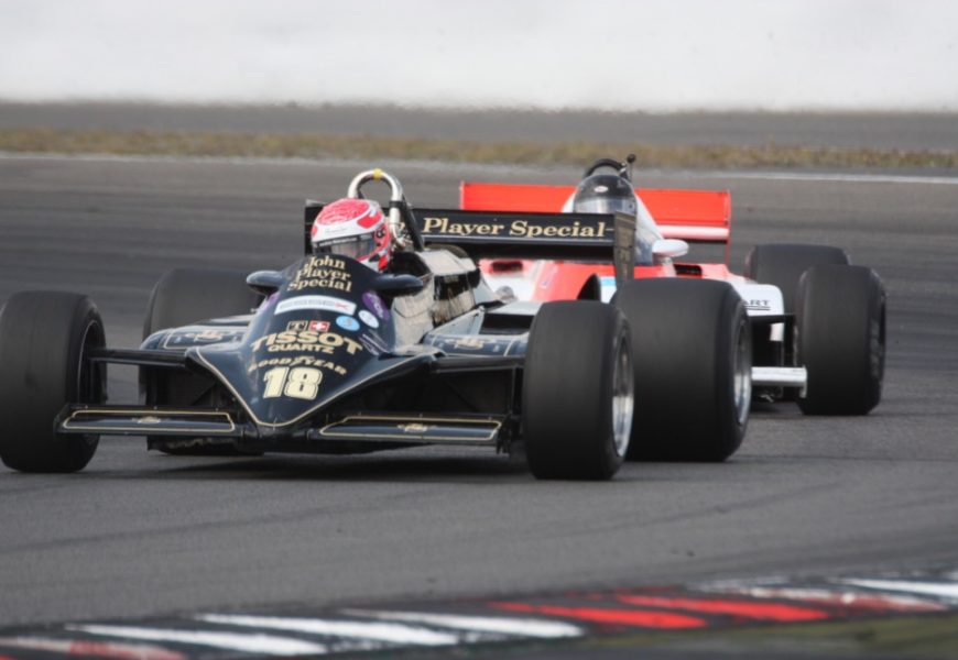 F1 na Nürburgringu: Bitva Lotusu s McLarenem skončila nerozhodně