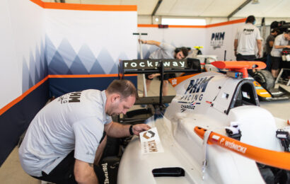 Josep Maria Marti vítězí v Bahrajnském sprintu F3