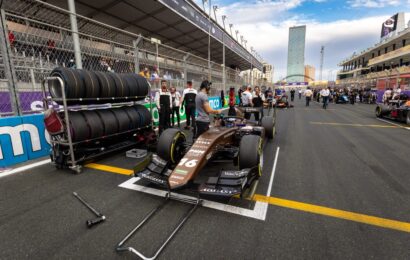 F2: Japonec Ayumu Iwasa vyhrál sprint v Saúdské Arábii